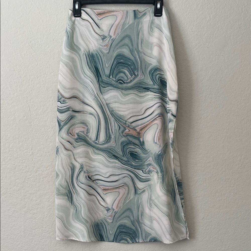 Freeme Elegant Marble Print Skirt with a Side Slit  in Size L